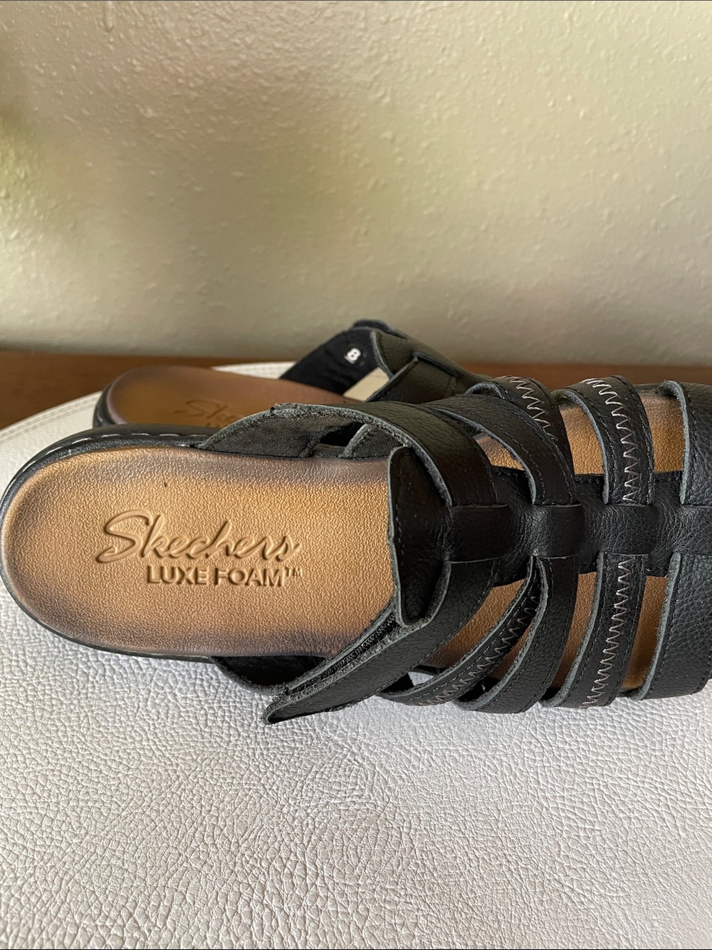 Skechers Luxe Foam Slip on Sandals Very Good Used Condition - Picture 2 of 12